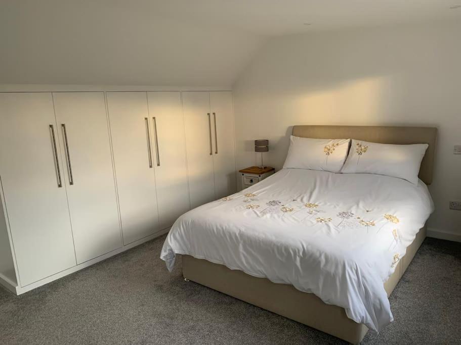 1 Bedroom Self Contained Separate Annexe In Exeter Ide エクステリア 写真