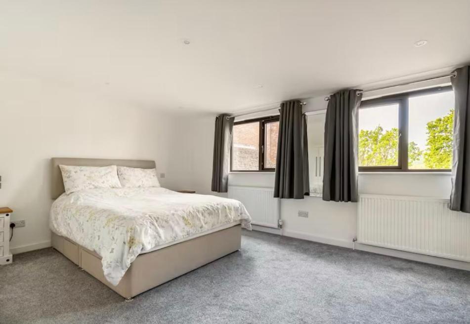 1 Bedroom Self Contained Separate Annexe In Exeter Ide エクステリア 写真