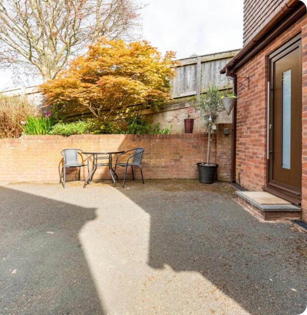 1 Bedroom Self Contained Separate Annexe In Exeter Ide エクステリア 写真
